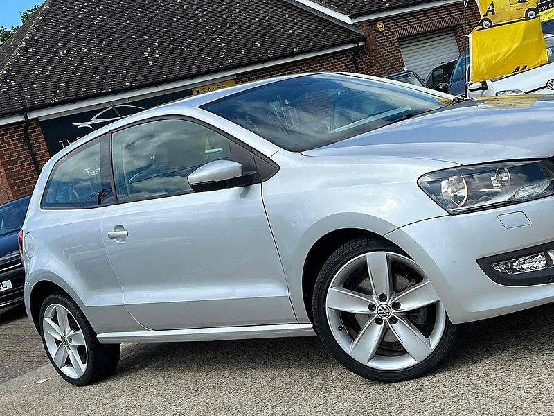 Volkswagen Polo TSI SEL - U10001904