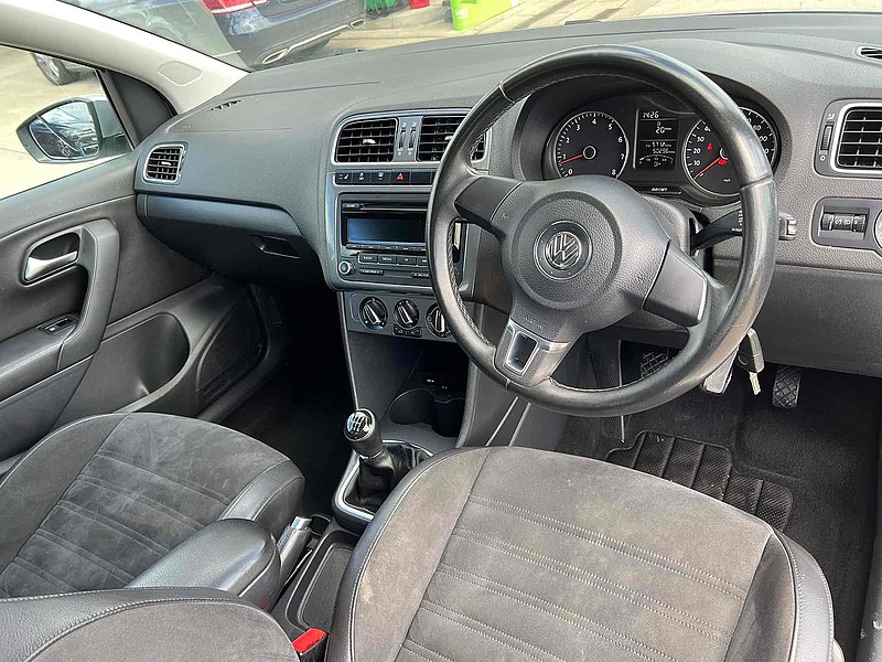 Volkswagen Polo TSI SEL - U10001904