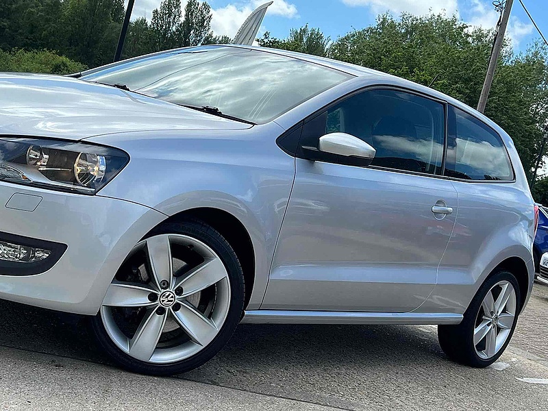 Volkswagen Polo TSI SEL - U10001904