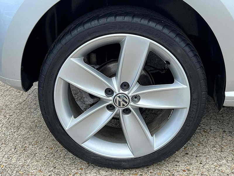 Volkswagen Polo TSI SEL - U10001904