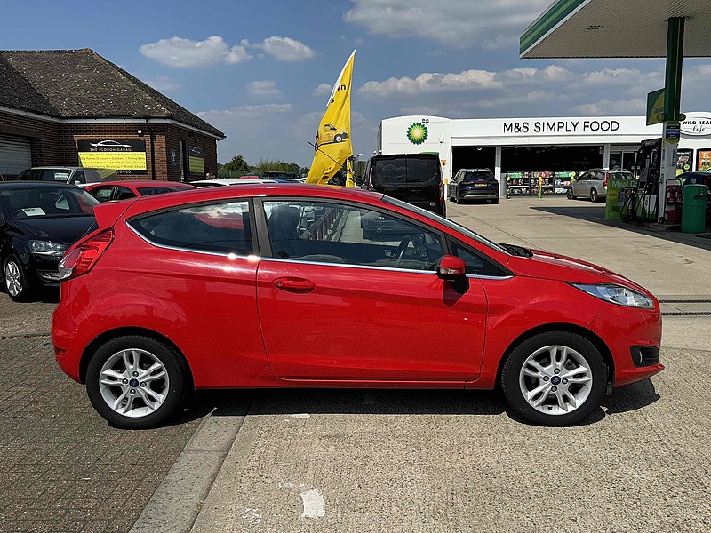 Ford Fiesta Zetec - U10001951