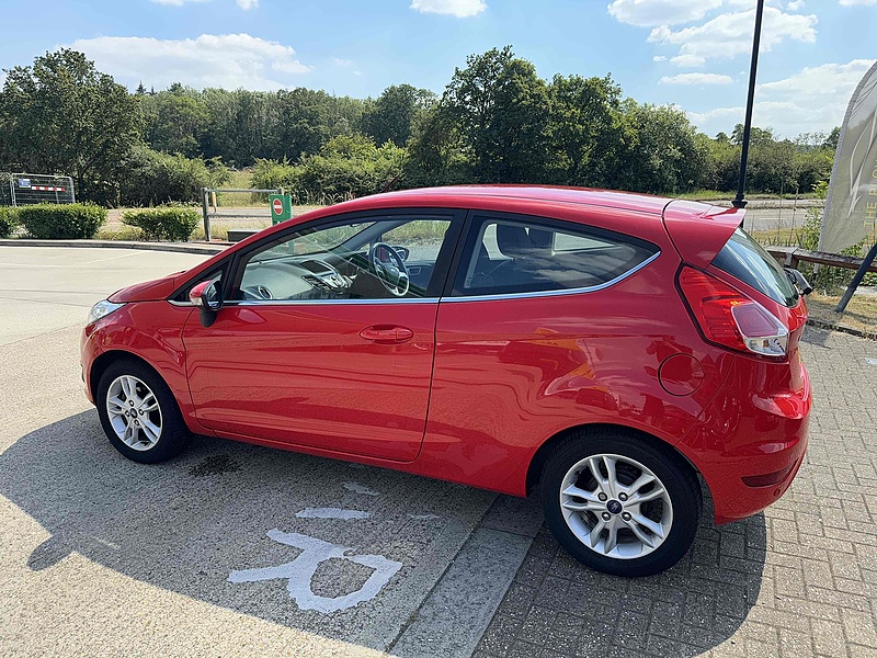 Ford Fiesta Zetec - U10001951