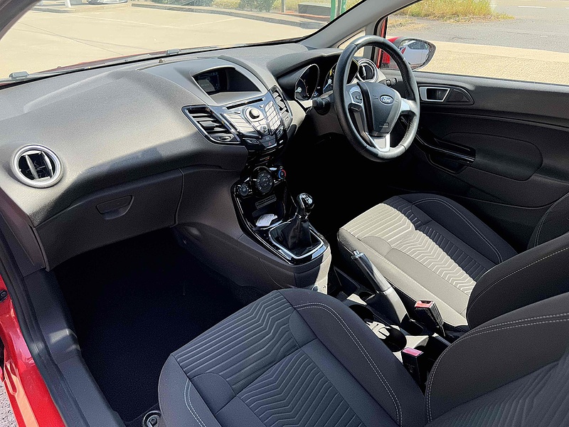 Ford Fiesta Zetec - U10001951