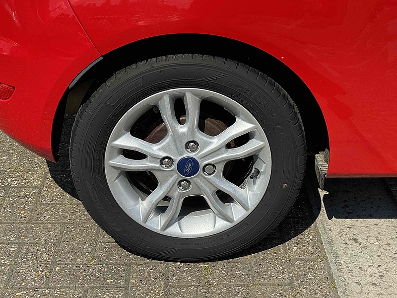 Ford Fiesta Zetec - U10001951