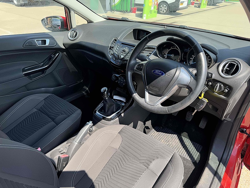 Ford Fiesta Zetec - U10001951