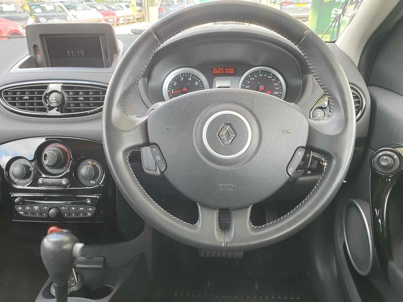 Renault Clio VVT Dynamique TomTom - U10001966