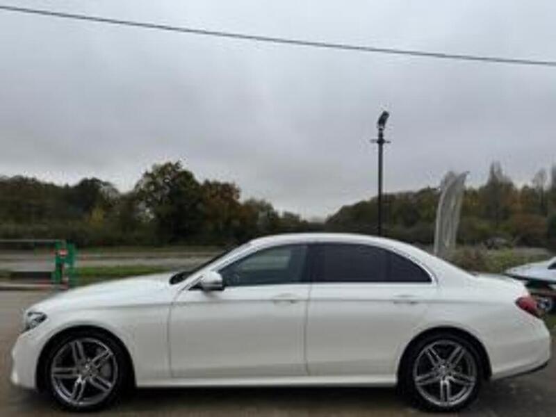 Mercedes-Benz E Class E220d AMG Line - U10001993