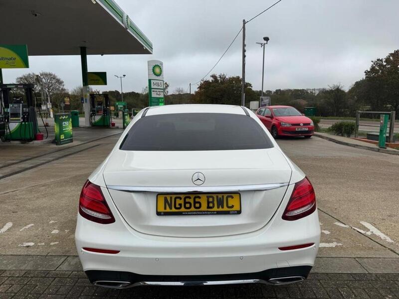 Mercedes-Benz E Class E220d AMG Line - U10001993