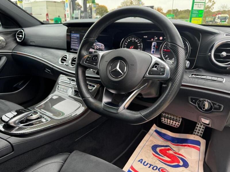 Mercedes-Benz E Class E220d AMG Line - U10001993