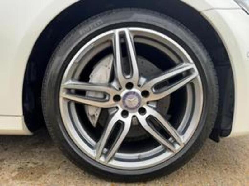 Mercedes-Benz E Class E220d AMG Line - U10001993