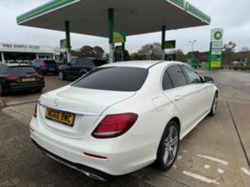 Mercedes-Benz E Class E220d AMG Line - U10001993