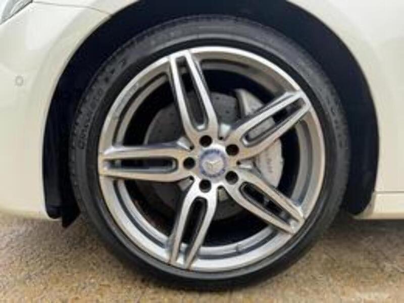 Mercedes-Benz E Class E220d AMG Line - U10001993