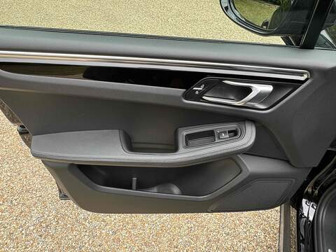 Porsche Macan 3.0T V6 S PDK 4WD Euro 6 (s/s) 5dr - U10002050