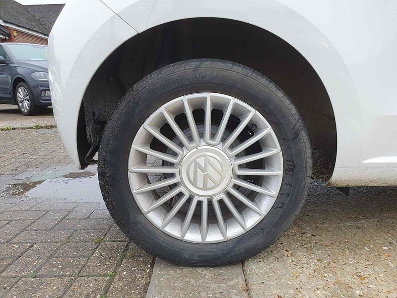 Volkswagen up! High up! - U10002084