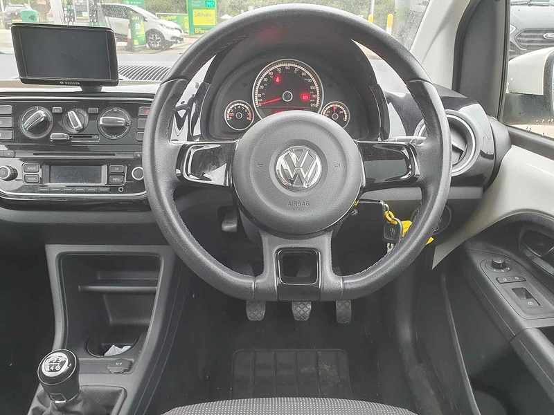 Volkswagen up! High up! - U10002084