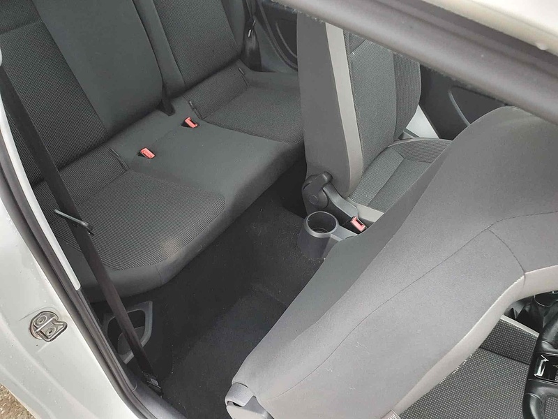 Volkswagen up! High up! - U10002084