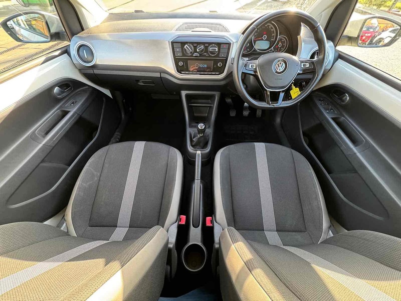 Volkswagen up! High up! - U10002086