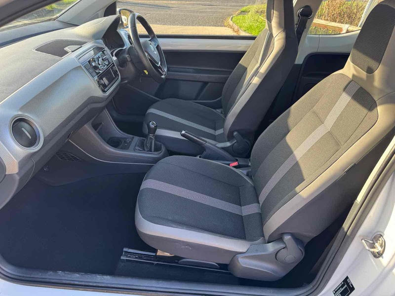 Volkswagen up! High up! - U10002086