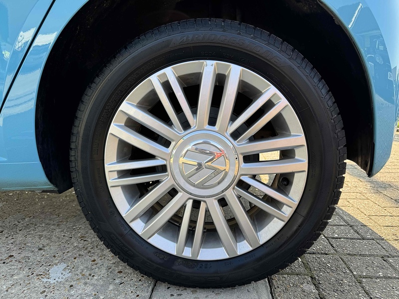 Volkswagen up! Move up! - U10002124