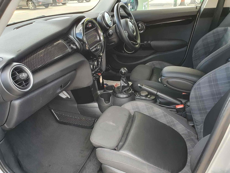 MINI Hatch Cooper SD - U10002132