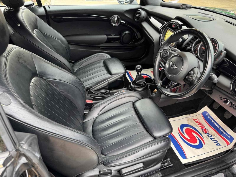 MINI Convertible Cooper - U10002224