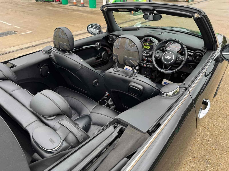 MINI Convertible Cooper - U10002224