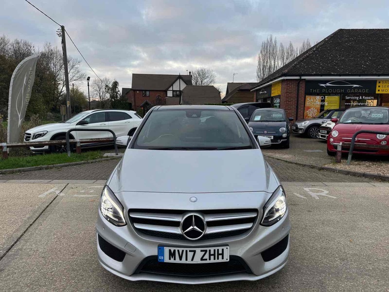 Mercedes-Benz B Class B180d AMG Line - U10002251