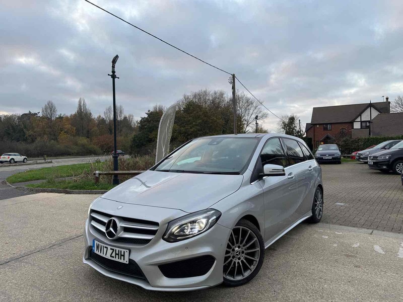 Mercedes-Benz B Class B180d AMG Line - U10002251