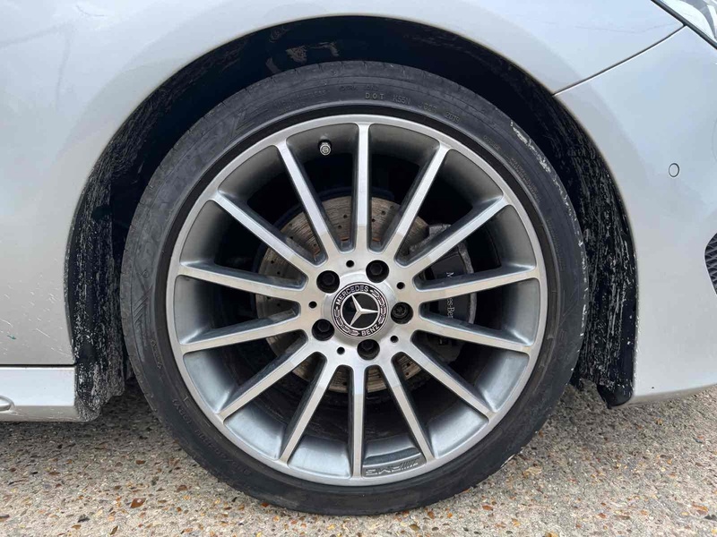 Mercedes-Benz B Class B180d AMG Line - U10002251