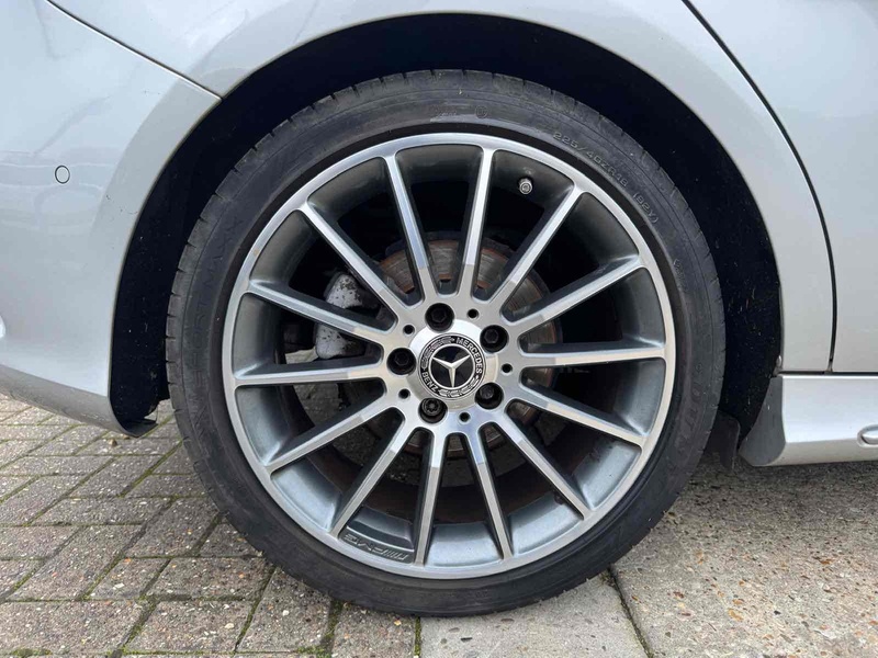 Mercedes-Benz B Class B180d AMG Line - U10002251