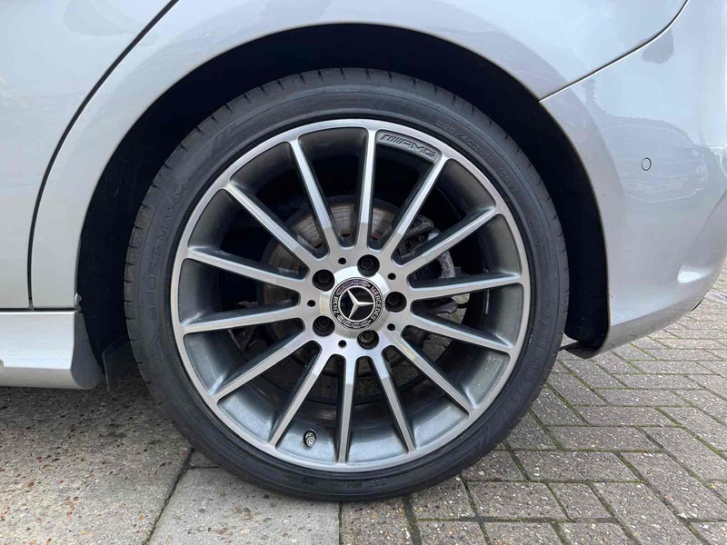 Mercedes-Benz B Class B180d AMG Line - U10002251