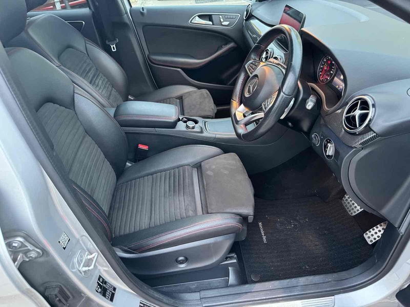 Mercedes-Benz B Class B180d AMG Line - U10002251