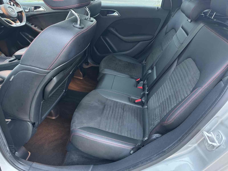 Mercedes-Benz B Class B180d AMG Line - U10002251