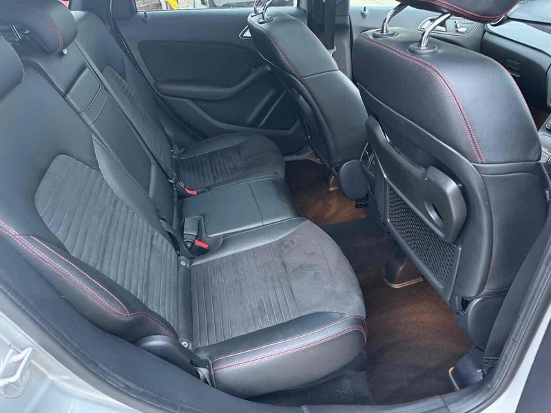 Mercedes-Benz B Class B180d AMG Line - U10002251