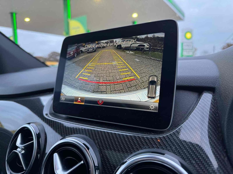 Mercedes-Benz B Class B180d AMG Line - U10002251