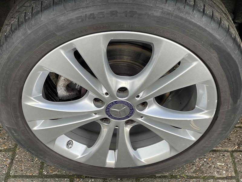 Mercedes-Benz B Class B200d Sport - U10002268