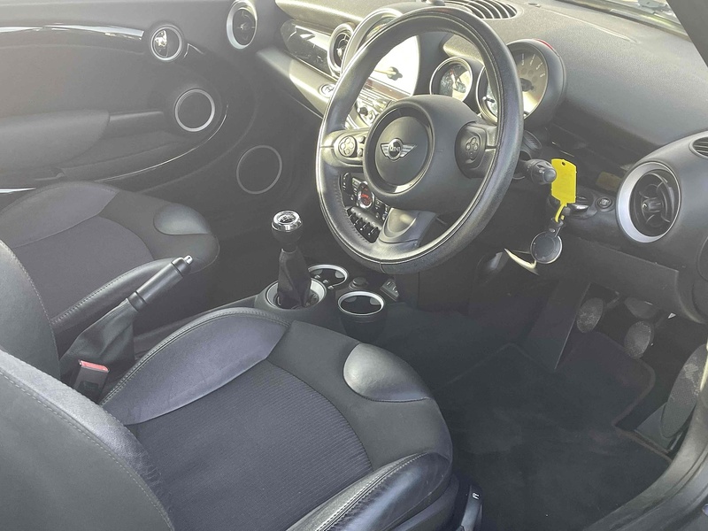 MINI Convertible Cooper - U10002284