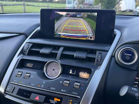 Lexus NX 2.5 300h F Sport E-CVT 4WD Euro 6 (s/s) 5dr - U10002295