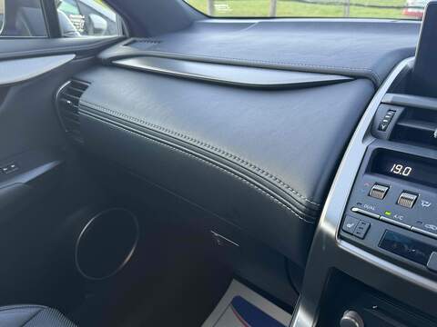 Lexus NX 2.5 300h F Sport E-CVT 4WD Euro 6 (s/s) 5dr - U10002295