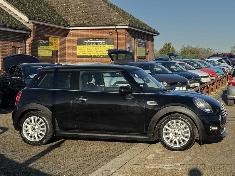 MINI Hatch Hatch 1.5 Cooper Auto Euro 6 (s/s) 3dr - U10002389