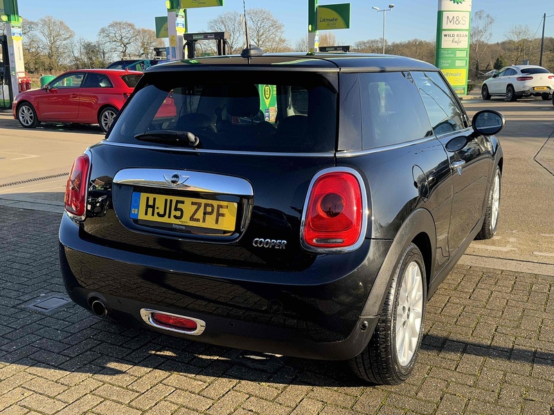 MINI Hatch Hatch 1.5 Cooper Auto Euro 6 (s/s) 3dr - U10002389