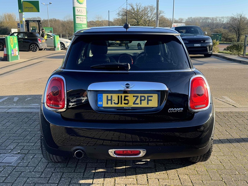 MINI Hatch Hatch 1.5 Cooper Auto Euro 6 (s/s) 3dr - U10002389