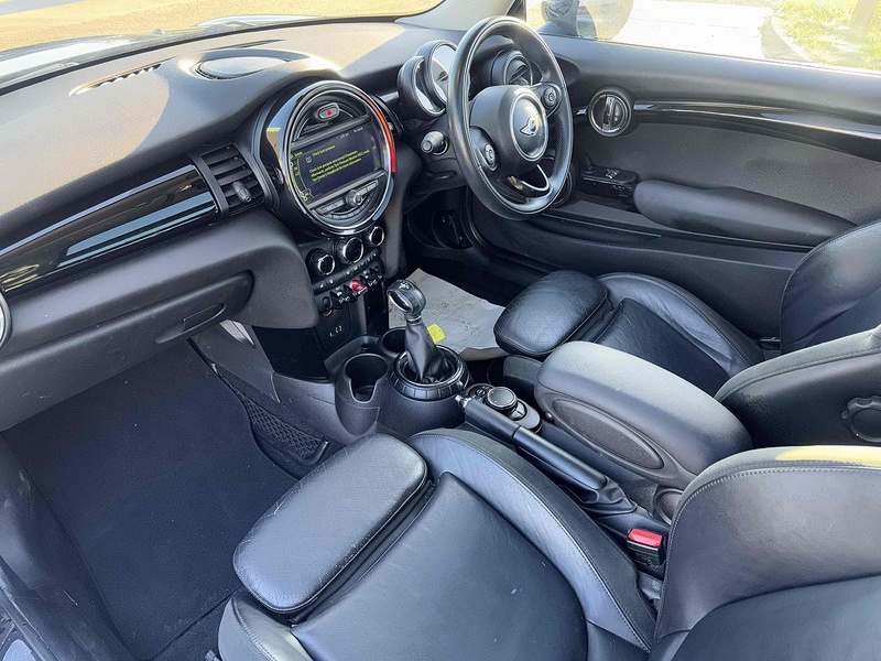 MINI Hatch Hatch 1.5 Cooper Auto Euro 6 (s/s) 3dr - U10002389