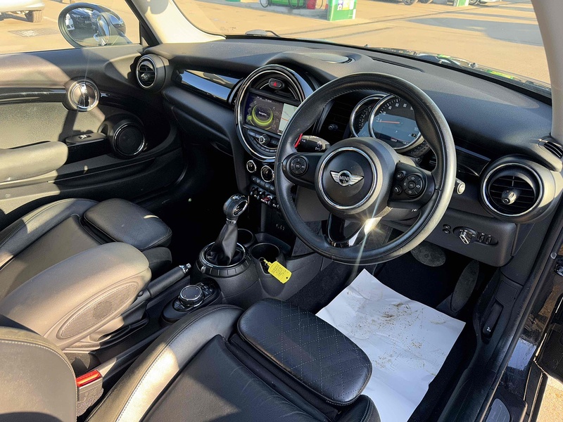 MINI Hatch Hatch 1.5 Cooper Auto Euro 6 (s/s) 3dr - U10002389