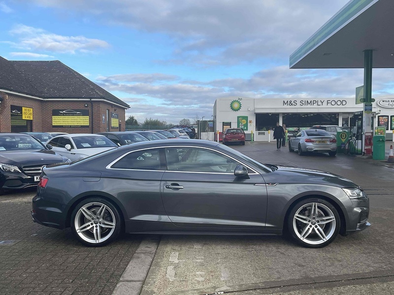 Audi A5 TFSI S line - U10002411