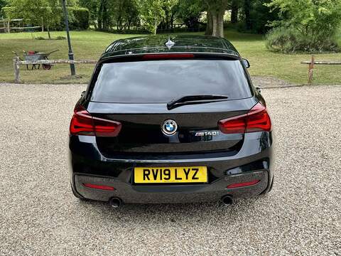 BMW 1 Series 3.0 M140i Shadow Edition Auto Euro 6 (s/s) 5dr - U10002430