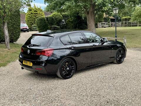 BMW 1 Series 3.0 M140i Shadow Edition Auto Euro 6 (s/s) 5dr - U10002430