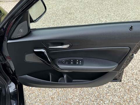 BMW 1 Series 3.0 M140i Shadow Edition Auto Euro 6 (s/s) 5dr - U10002430