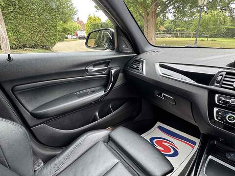 BMW 1 Series 3.0 M140i Shadow Edition Auto Euro 6 (s/s) 5dr - U10002430