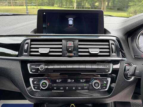 BMW 1 Series 3.0 M140i Shadow Edition Auto Euro 6 (s/s) 5dr - U10002430